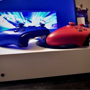 Xbox Series S 1TB + 2 Controllers